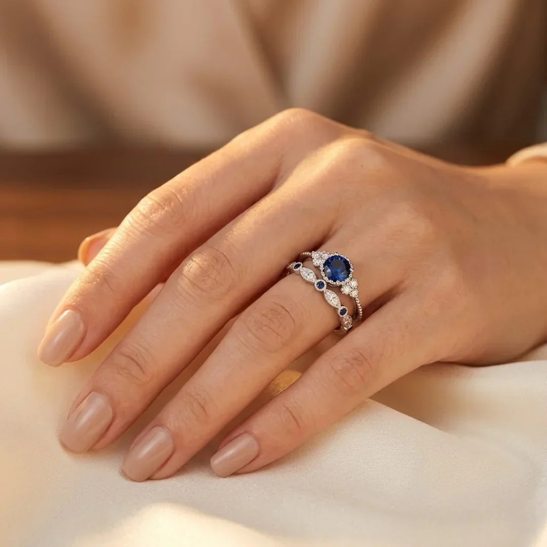 Anillo halo con piedra azul – plateado