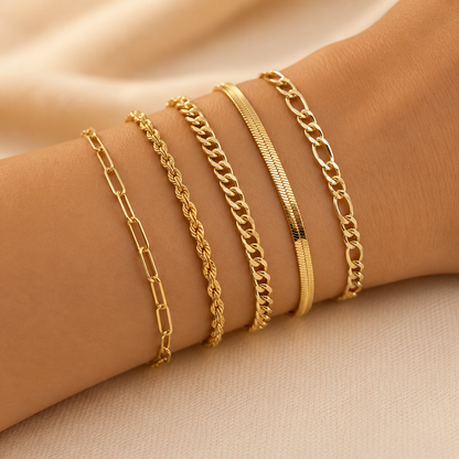 Conjunto de pulseras doradas